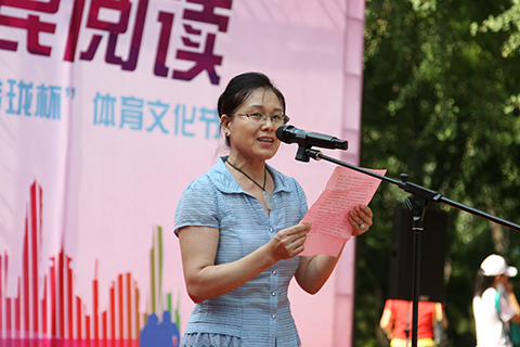 街道办事处副主任柳建桃向本次活动致辞