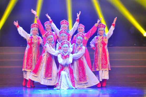 燕园街道成功举办“欢庆十九大 乐享重阳节”大型群众文艺汇演558.png