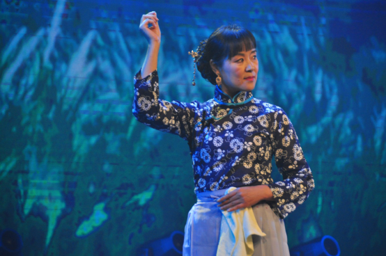 燕园街道成功举办“欢庆十九大 乐享重阳节”大型群众文艺汇演744.png