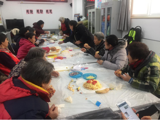 八里庄街道北洼三居社区活动--自制披萨20.png