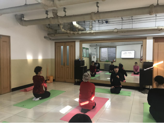 201712191513677466810181.png 四季青镇常青村开展“自然回归 身心和谐”瑜伽培训活动27.png