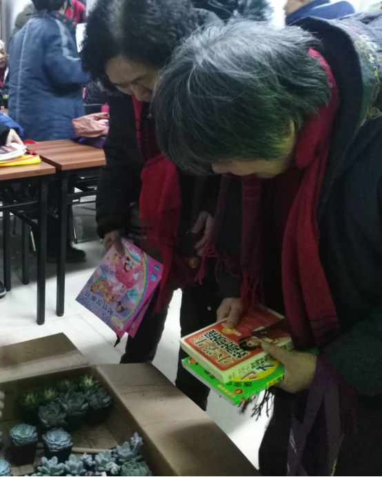 旧书换绿植，书香暖人心12.png