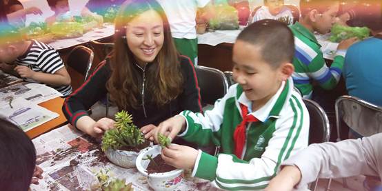 说明: D:\邱妍娟-街道\关于进行“文化@海淀--海淀公共文化服务数字平台”数据初始化信息采集工作的通知\照片\航空港亲子种植活动4.28\微信图片_20180502141753_副本.jpg