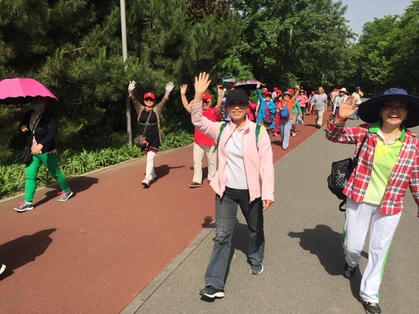 信息：永泰西里——开展“文明、健康、和谐”健步走活动 002.jpg