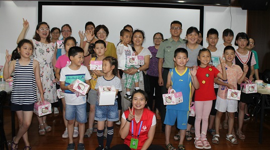 201807131531466421198031.jpg 简讯07.09航天城社区组织亲子做蛋糕活动1.JPG