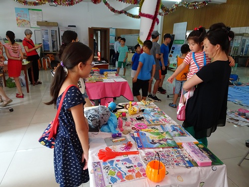 2018.8.3美丽园社区儿童跳蚤市场 (6).jpg