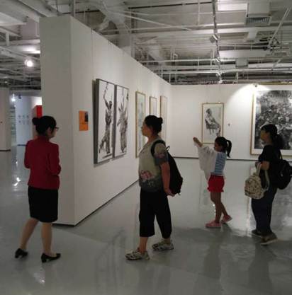 说明: D:\邱妍娟-街道\关于进行“文化@海淀--海淀公共文化服务数字平台”数据初始化信息采集工作的通知\活动信息\人大\参观非遗科学城\微信图片_20180820090759.jpg