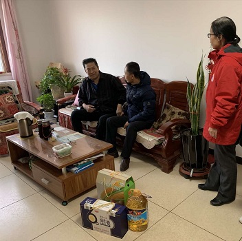 （西三旗街道清景园社区信息第147期）走访志愿者家属，温暖送到身边 (2).jpg