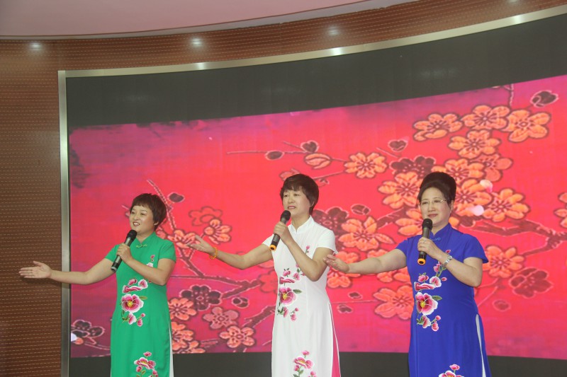 2019年4月4日北下关殷之光朗诵艺术团参加在鲁谷社区举办的“清明抒怀，鲁谷诗会”-表演《锦绣》0735.JPG