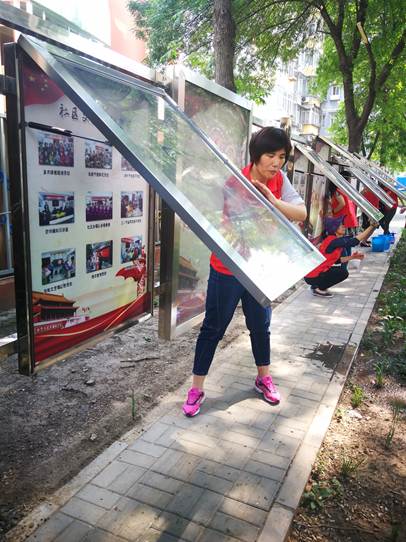 说明: D:\邱妍娟-街道\关于进行“文化@海淀--海淀公共文化服务数字平台”数据初始化信息采集工作的通知\活动信息\2019\海南北\2019-5-25海淀南路北社区周末清洁日活动\2019-5-25海淀南路北社区周末清洁日活动\668473568950222591.jpg