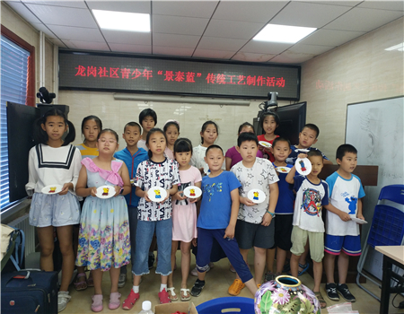龙岗社区开展青少年“景泰蓝”传统工艺制作活动.jpg
