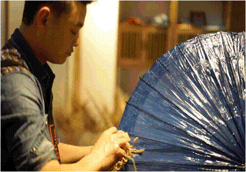 9上桐油.gif
